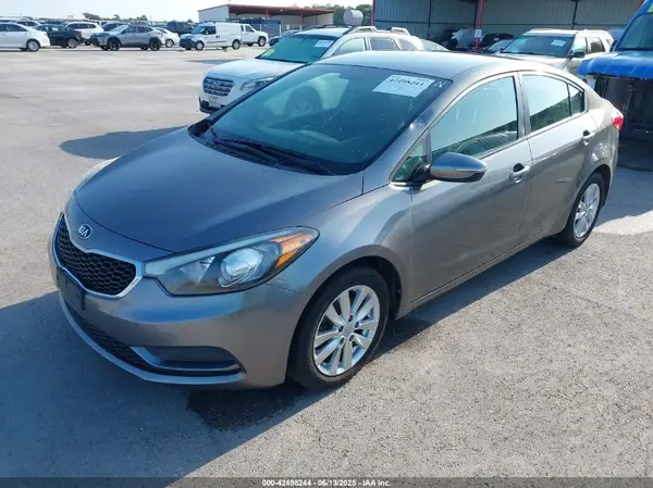 KNAFX4A69G5602339 2016 KIA FORTE - Image 2