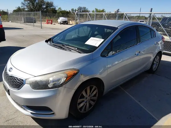 KNAFX4A69G5608626 2016 KIA FORTE - Image 2