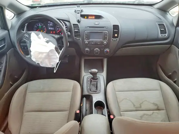 KNAFX4A69G5609162 2016 KIA FORTE - Image 8