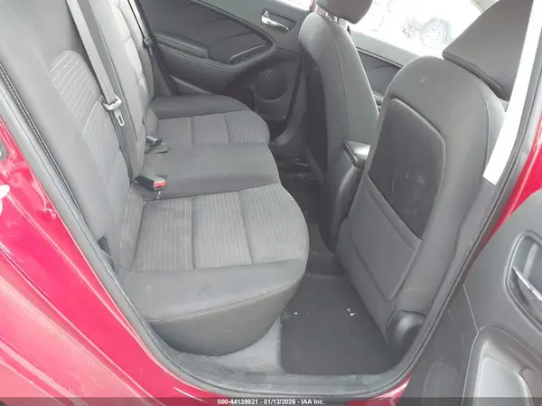 KNAFX4A69G5612076 2016 KIA FORTE - Image 8