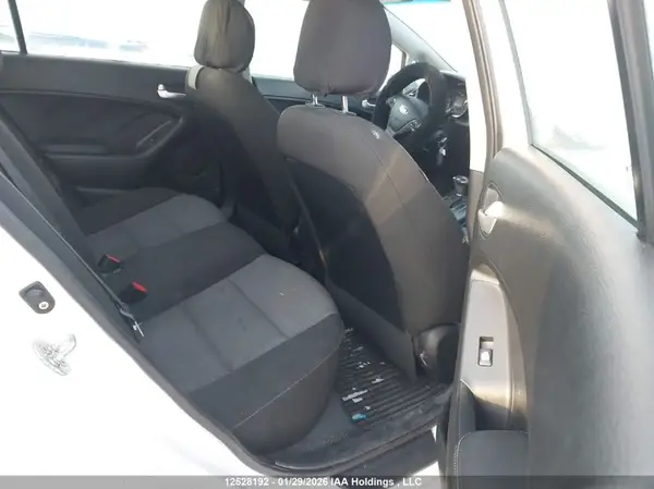 KNAFX4A6XG5452841 2016 KIA FORTE - Image 8