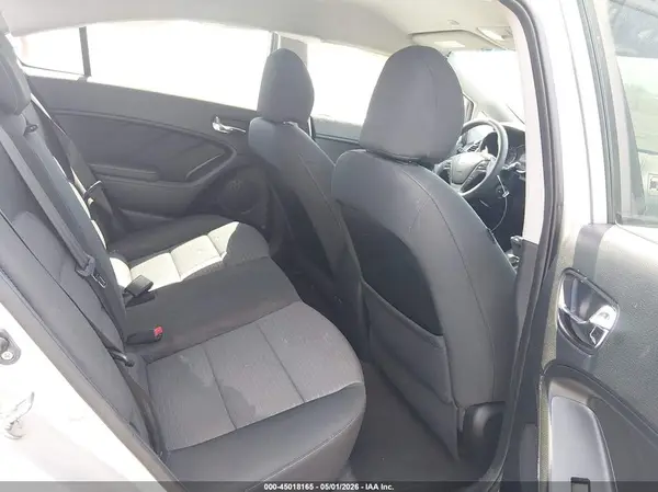 KNAFX4A6XG5490229 2016 KIA FORTE - Image 8