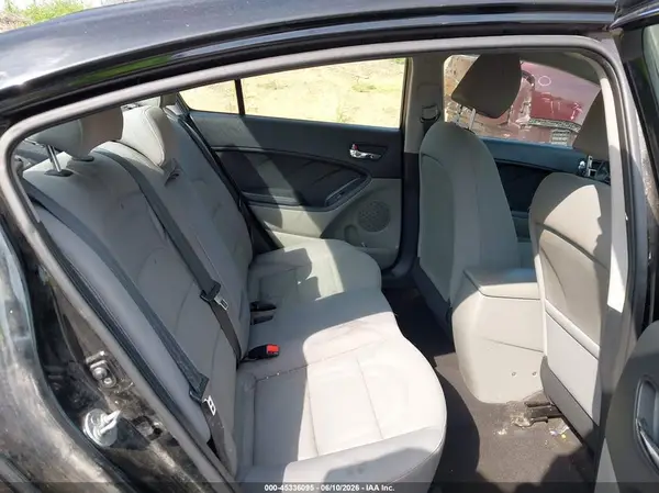 KNAFX4A6XG5499092 2016 KIA FORTE - Image 8