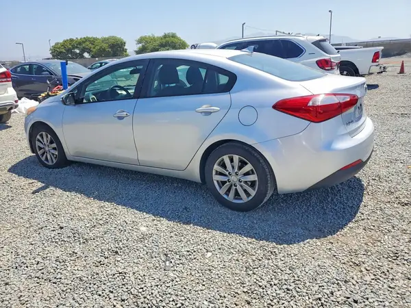 KNAFX4A6XG5506266 2016 KIA FORTE - Image 2