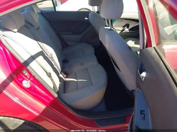 KNAFX4A6XG5518482 2016 KIA FORTE - Image 8