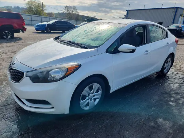 KNAFX4A6XG5519325 2016 KIA FORTE - Image 1