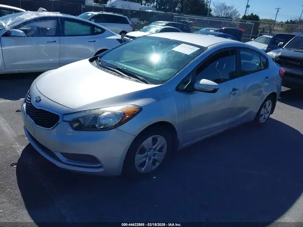 KNAFX4A6XG5537257 2016 KIA FORTE - Image 2