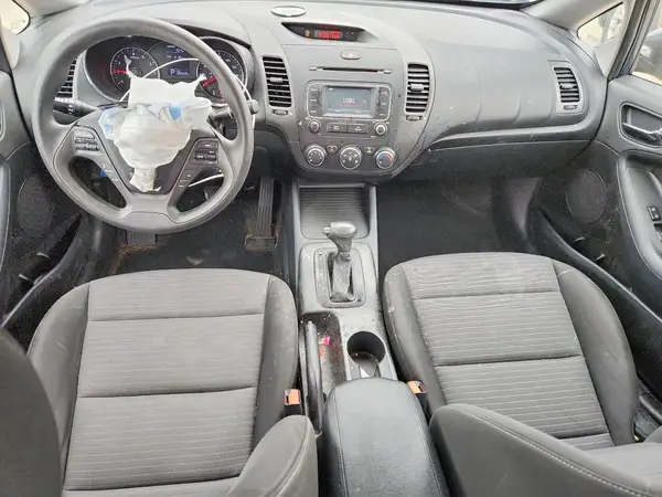 KNAFX4A6XG5541535 2016 KIA FORTE - Image 8