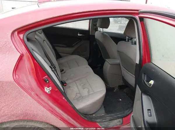 KNAFX4A6XG5541566 2016 KIA FORTE - Image 8
