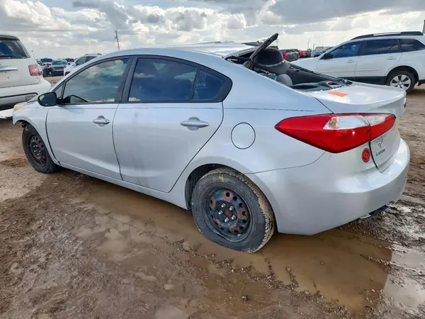 KNAFX4A6XG5542443 2016 KIA FORTE - Image 2