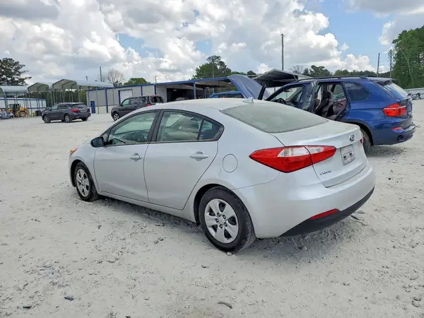 KNAFX4A6XG5550767 2016 KIA FORTE - Image 2