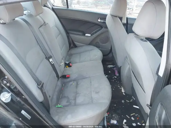 KNAFX4A6XG5552745 2016 KIA FORTE - Image 8