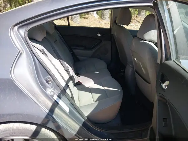 KNAFX4A6XG5553054 2016 KIA FORTE - Image 8