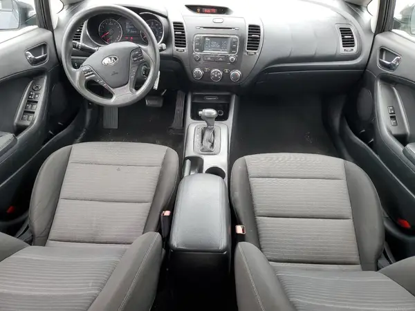 KNAFX4A6XG5553071 2016 KIA FORTE - Image 8