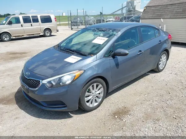 KNAFX4A6XG5557721 2016 KIA FORTE - Image 2