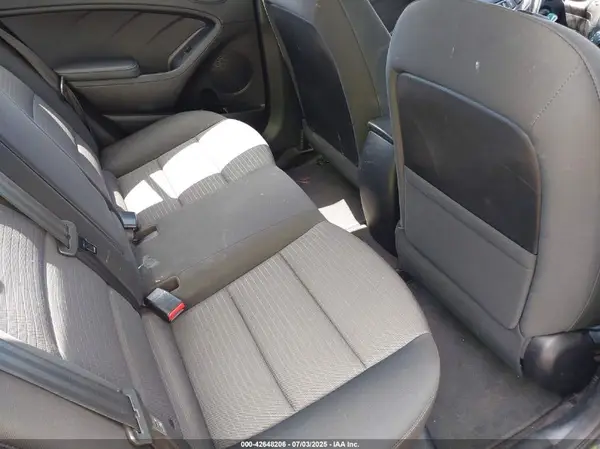 KNAFX4A6XG5557721 2016 KIA FORTE - Image 8