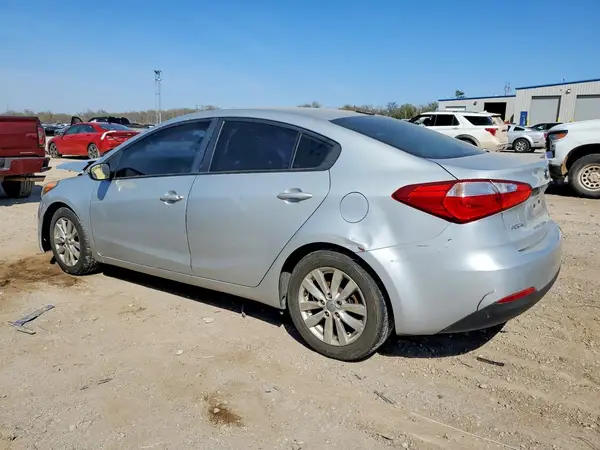 KNAFX4A6XG5558240 2016 KIA FORTE - Image 2