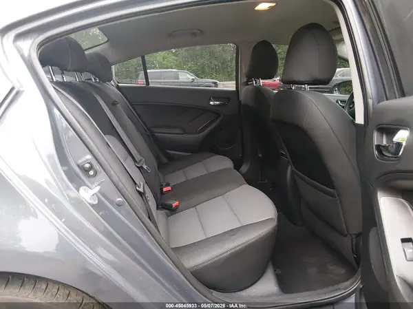 KNAFX4A6XG5568542 2016 KIA FORTE - Image 8