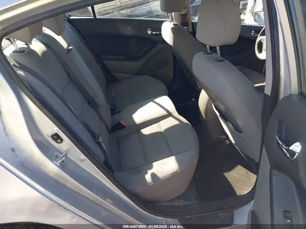 KNAFX4A6XG5575197 2016 KIA FORTE - Image 8