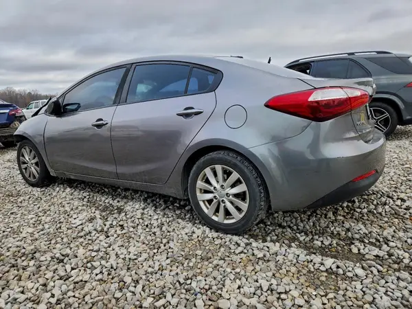 KNAFX4A6XG5584398 2016 KIA FORTE - Image 2
