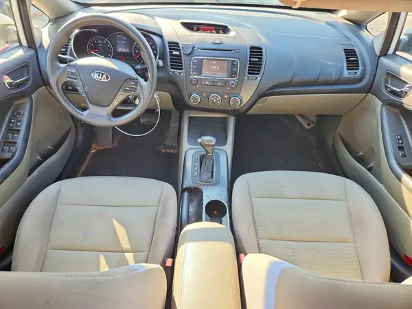 KNAFX4A6XG5592646 2016 KIA FORTE - Image 8