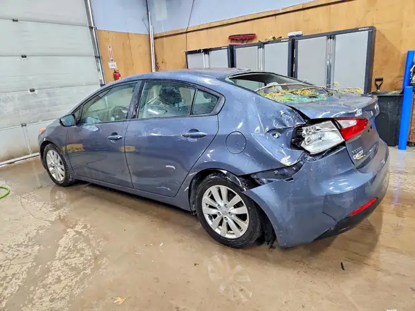 KNAFX4A6XG5608943 2016 KIA FORTE - Image 2