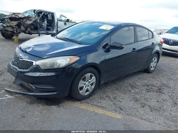 KNAFX4A6XG5612572 2016 KIA FORTE - Image 2