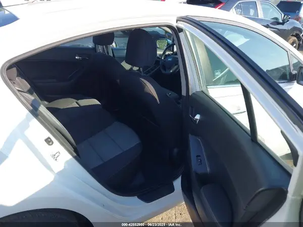 KNAFX4A80G5481444 2016 KIA FORTE - Image 8
