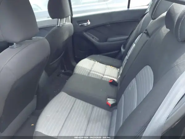 KNAFX4A80G5546678 2016 KIA FORTE - Image 8