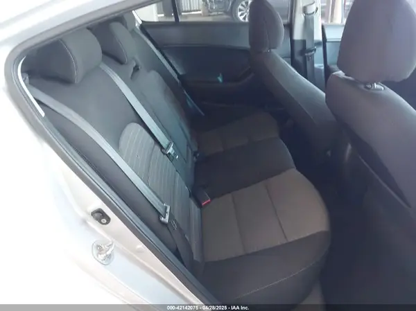 KNAFX4A81G5528190 2016 KIA FORTE - Image 8
