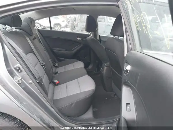 KNAFX4A81G5531980 2016 KIA FORTE - Image 8
