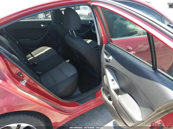 KNAFX4A81G5575803 2016 KIA FORTE - Image 8