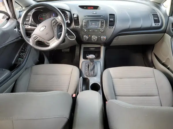 KNAFX4A81G5614230 2016 KIA FORTE - Image 8
