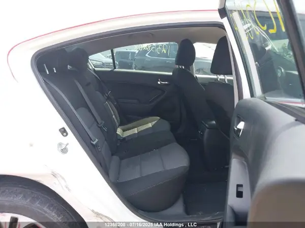 KNAFX4A82G5465357 2016 KIA FORTE - Image 8