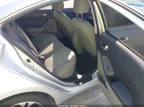 KNAFX4A82G5474298 2016 KIA FORTE - Image 8