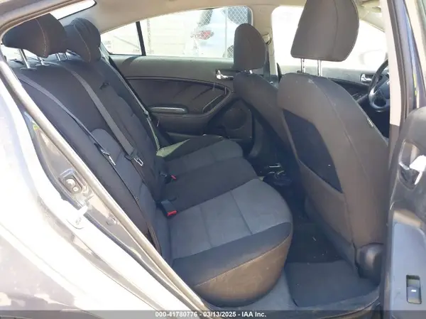 KNAFX4A82G5485642 2016 KIA FORTE - Image 8