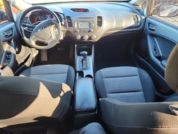 KNAFX4A82G5490825 2016 KIA FORTE - Image 8