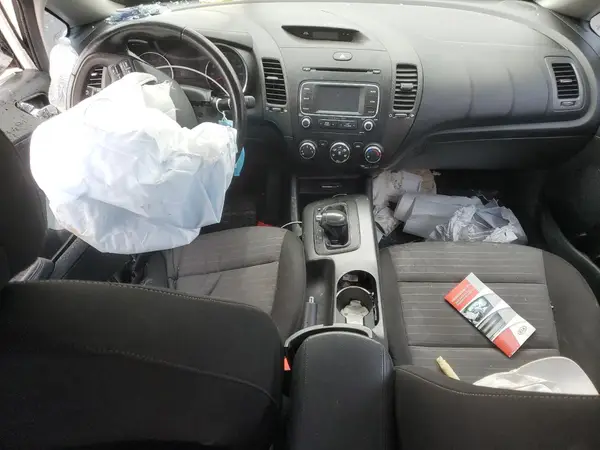 KNAFX4A82G5491070 2016 KIA FORTE - Image 8