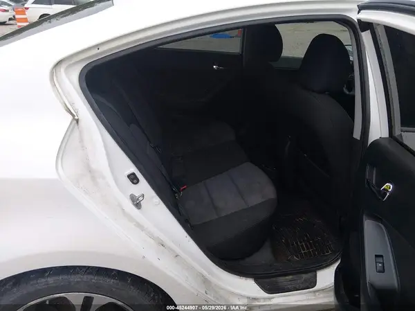 KNAFX4A82G5522365 2016 KIA FORTE - Image 8