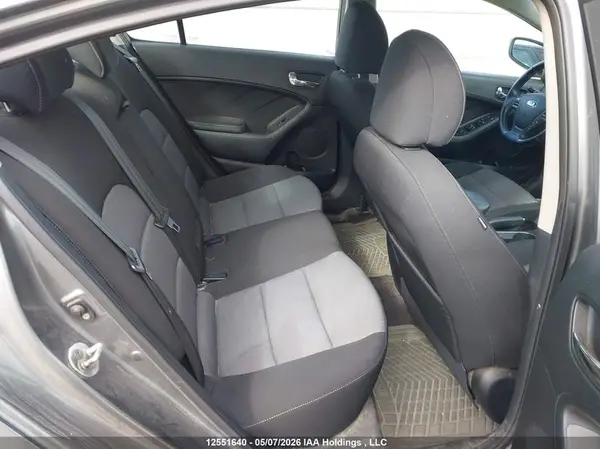 KNAFX4A82G5528487 2016 KIA FORTE - Image 8