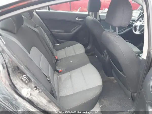 KNAFX4A82G5546875 2016 KIA FORTE - Image 8