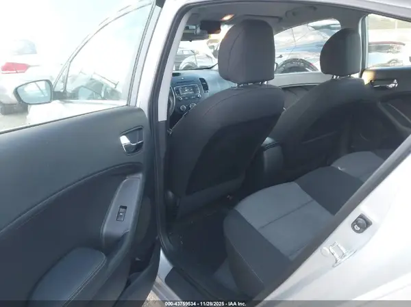 KNAFX4A83G5479994 2016 KIA FORTE - Image 8