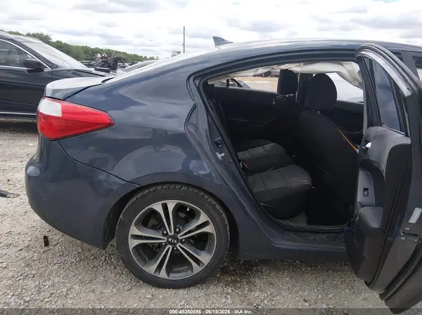 KNAFX4A83G5490624 2016 KIA FORTE - Image 8