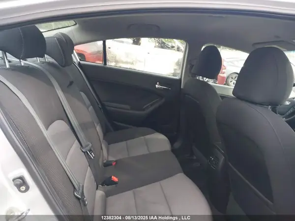 KNAFX4A84G5472729 2016 KIA FORTE - Image 8