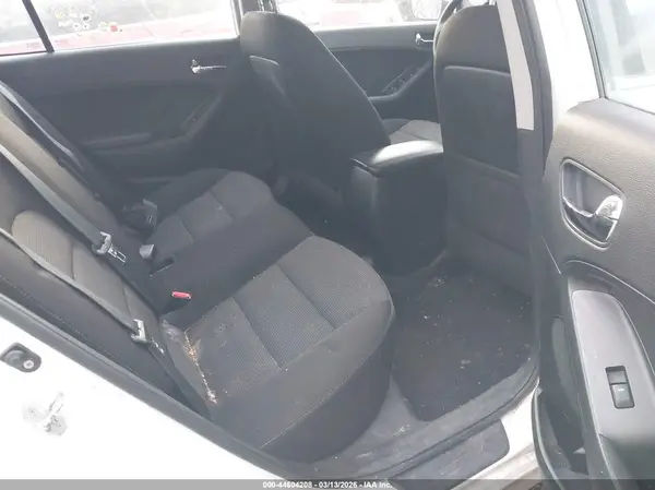 KNAFX4A84G5481544 2016 KIA FORTE - Image 8