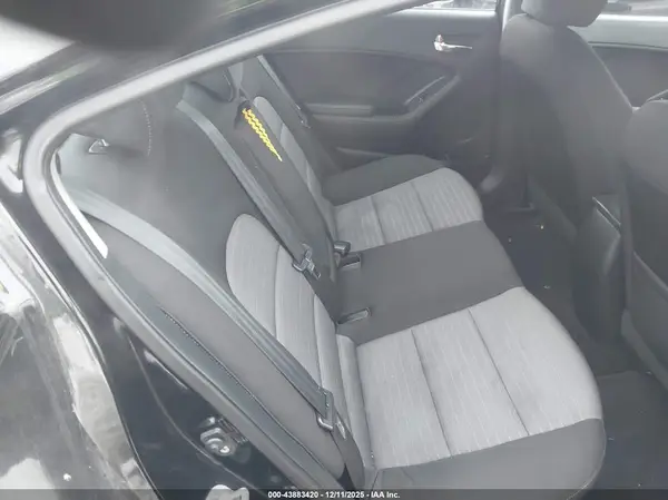 KNAFX4A84G5528250 2016 KIA FORTE - Image 8