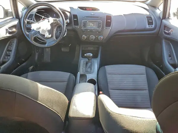 KNAFX4A84G5546604 2016 KIA FORTE - Image 8