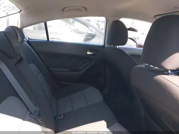 KNAFX4A85G5450741 2016 KIA FORTE - Image 8