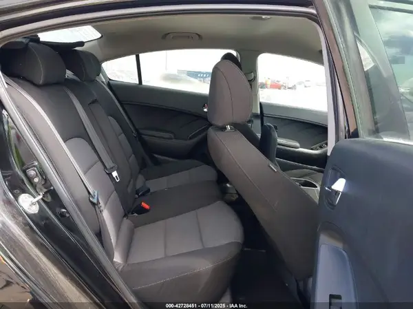 KNAFX4A85G5451503 2016 KIA FORTE - Image 8
