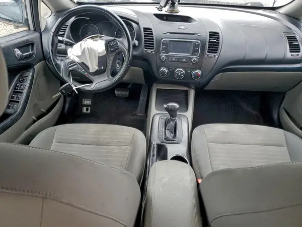 KNAFX4A86G5479875 2016 KIA FORTE - Image 8